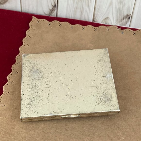 Elgin American Vintage Sterling Silver Compact with Cupids Arrow on Cover - Picture 3 of 6